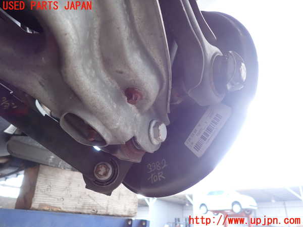 2UPJ-9233824300]BMW 120i E87(UD20)右リアナックルハブ 中古_2