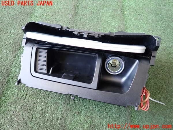 2UPJ-9233827821]BMW 120i E87(UD20)灰皿1 中古_2