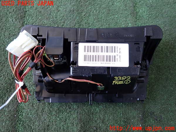 2UPJ-9233827821]BMW 120i E87(UD20)灰皿1 中古_3