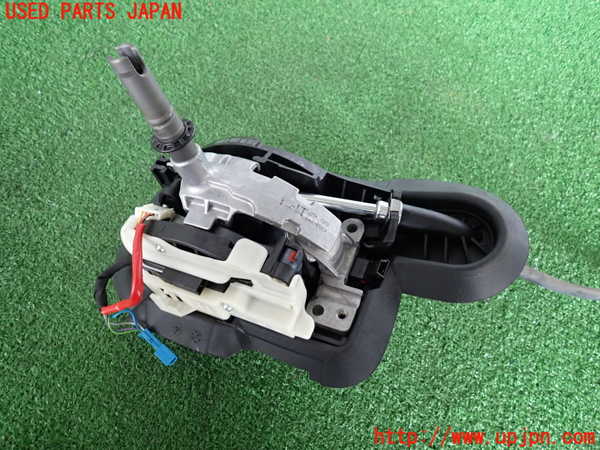 2UPJ-9233827555]BMW 120i E87(UD20)ATシフトレバー 中古_4