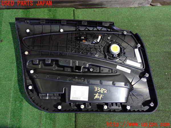 2UPJ-9233821234]BMW 120i E87(UD20)右前ドア内張り 中古_4