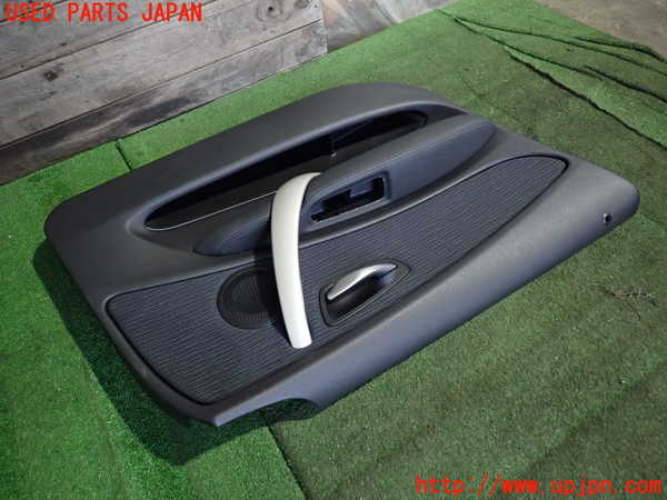 2UPJ-9233821264]BMW 120i E87(UD20)左前ドア内張り 中古_3