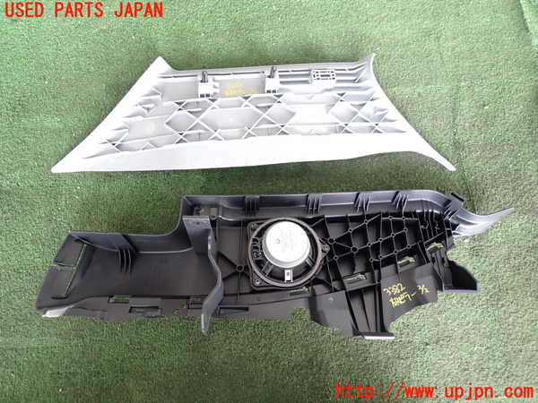 2UPJ-9233827675]BMW 120i E87(UD20)右リアピラートリム 中古_2