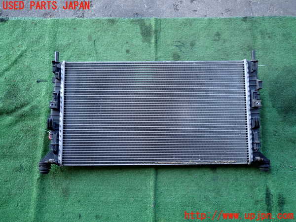 2UPJ-9233832321]ボルボ・V50(MB4204S)ラジエーター1 中古_2