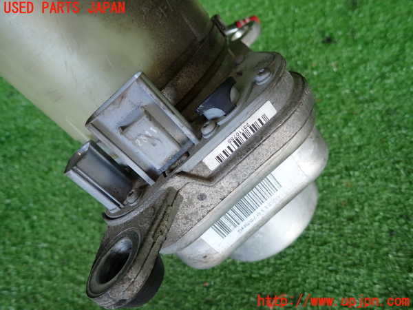 2UPJ-9233834250]ボルボ・V50(MB4204S)パワステポンプ 中古_3