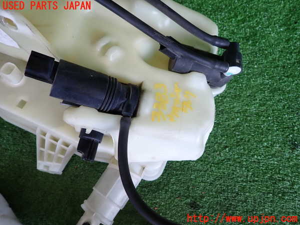 2UPJ-9233836791]ボルボ・V50(MB4204S)ウォッシャータンク1 中古_4