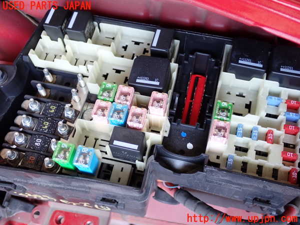 2UPJ-9233836741]ボルボ・V50(MB4204S)ヒューズボックス1 中古_2