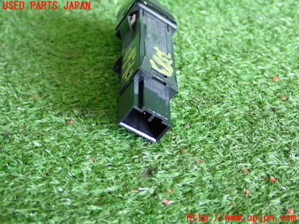 2UPJ-9233836290]ボルボ・V50(MB4204S)ハザードスイッチ 中古_2