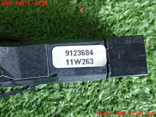 2UPJ-9233836290]ボルボ・V50(MB4204S)ハザードスイッチ 中古_3