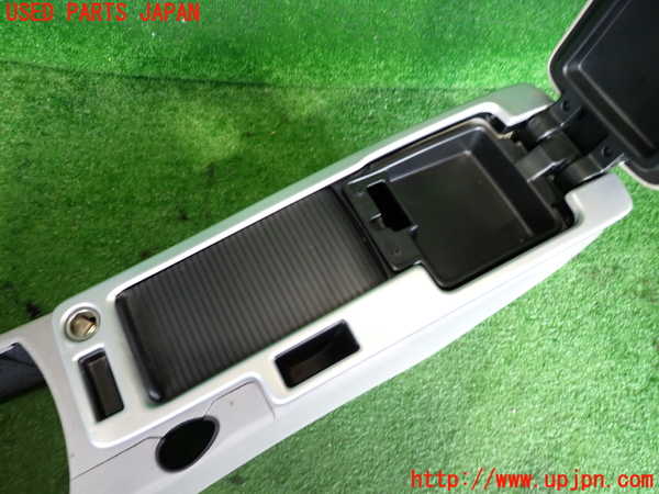 2UPJ-9233837540]ボルボ・V50(MB4204S)センターコンソール 中古_4