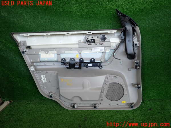 2UPJ-9233831234]ボルボ・V50(MB4204S)右前ドア内張り 中古_2