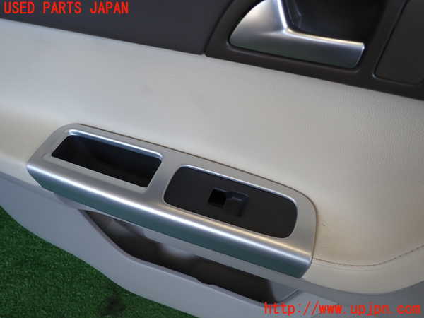2UPJ-9233831264]ボルボ・V50(MB4204S)左前ドア内張り 中古_3