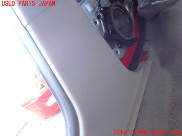 2UPJ-9233837665]ボルボ・V50(MB4204S)右センターピラートリム 中古_4