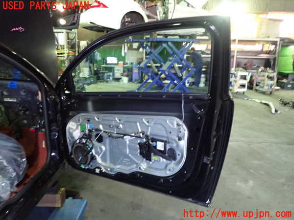 1UPJ-9233841230]ボルボ・C30(MB4204S)右ドア (ジャンク品) 中古_5