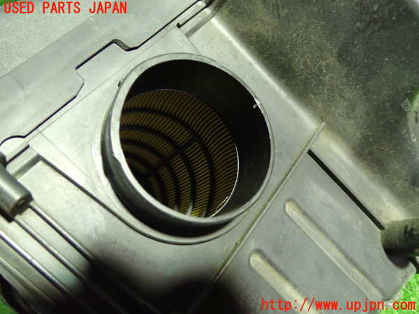 1UPJ-9233842560]ボルボ・C30(MB4204S)エアクリーナーボックス 中古_2