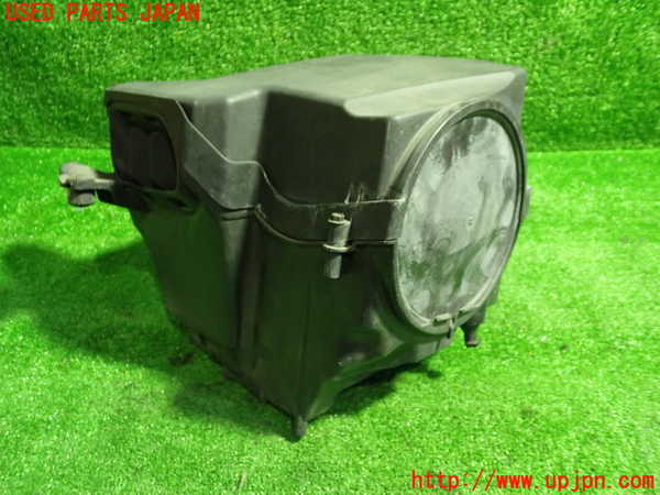 1UPJ-9233842560]ボルボ・C30(MB4204S)エアクリーナーボックス 中古_3