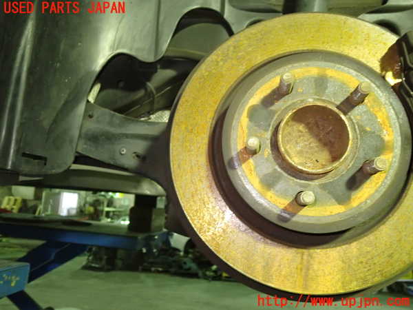 1UPJ-9233844305]ボルボ・C30(MB4204S)左リアナックルハブ 中古_3
