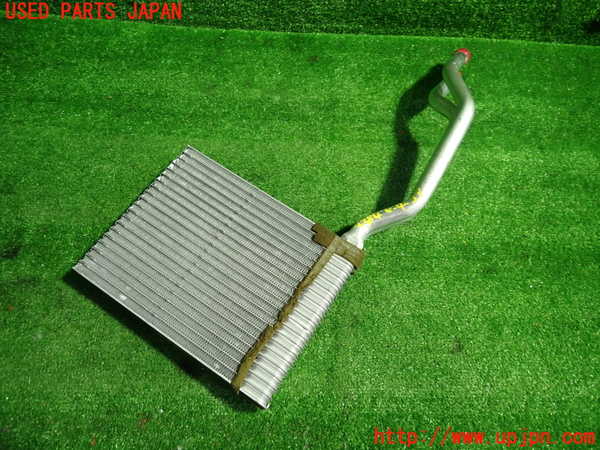 1UPJ-9233846100]ボルボ・C30(MB4204S)ヒーターコア 中古_4