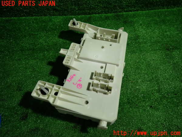 1UPJ-9233846742]ボルボ・C30(MB4204S)ヒューズボックス2 中古_3