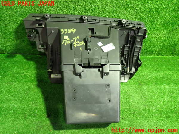 1UPJ-9233847516]ボルボ・C30(MB4204S)グローブボックス1 中古_4