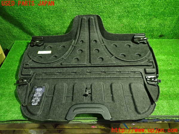 1UPJ-9233847761]ボルボ・C30(MB4204S)トノカバー1 中古_4