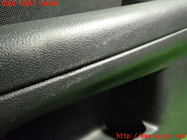 1UPJ-9233847675]ボルボ・C30(MB4204S)右リアピラートリム 中古_3