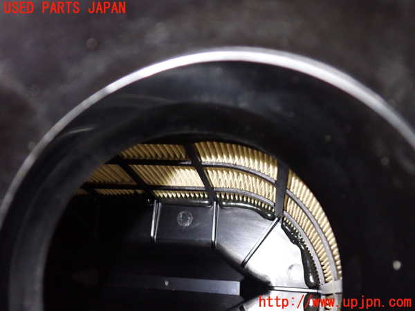 1UPJ-9233852560]マセラティ・クアトロポルテ(MQP30A)エアクリーナーボックス 中古_4