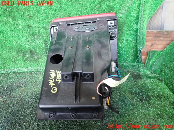 1UPJ-9233857841]マセラティ・クアトロポルテ(MQP30A)小物入れ1 中古_3