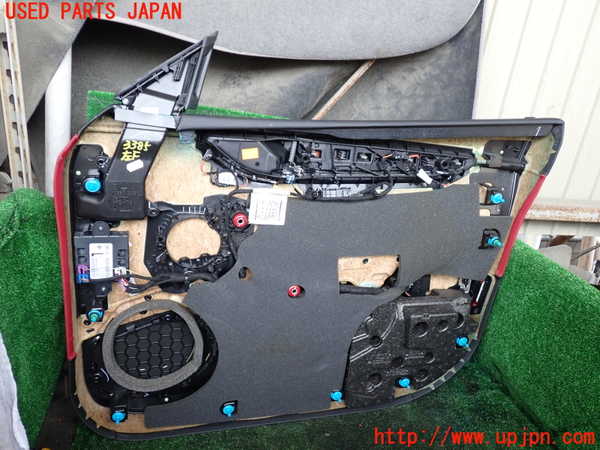 1UPJ-9233851264]マセラティ・クアトロポルテ(MQP30A)左前ドア内張り 中古_4