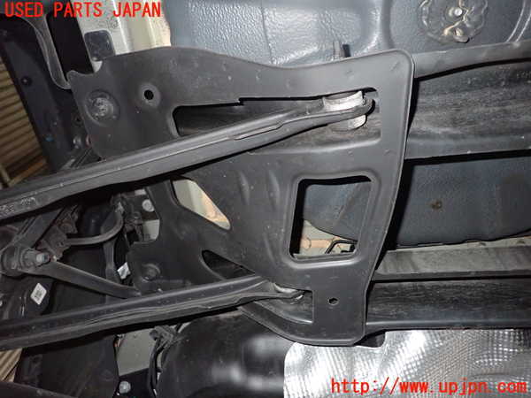 1UPJ-9233875295]ジープ・レネゲード(BV13PM)リアメンバー 中古_3