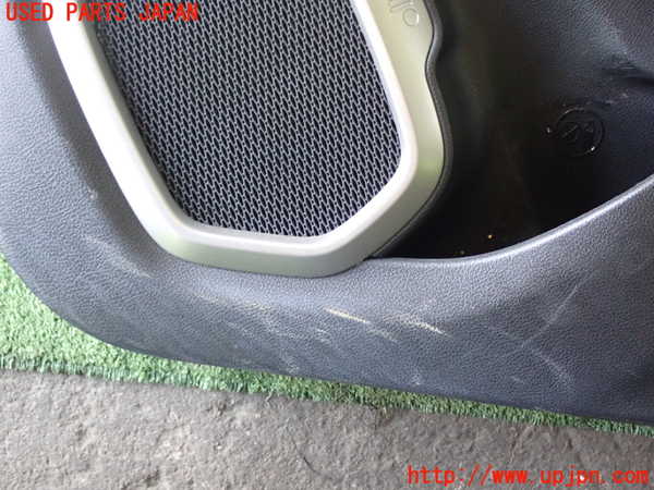 1UPJ-9233871234]ジープ・レネゲード(BV13PM)右前ドア内張り 中古_2