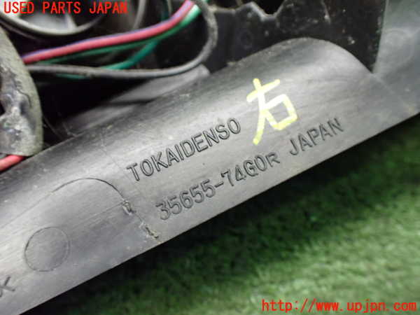 1UPJ-9233881530]スイフトスポーツ(HT81S)右テールランプ 中古_4