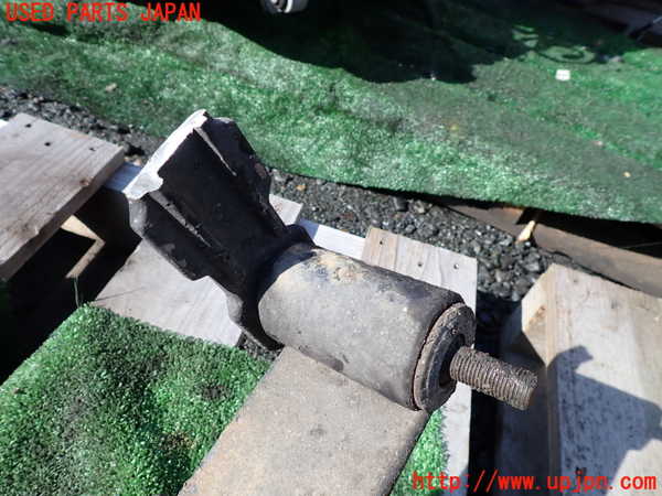 1UPJ-9233895100]三菱ジープ(J54)右リアスプリング 中古_3