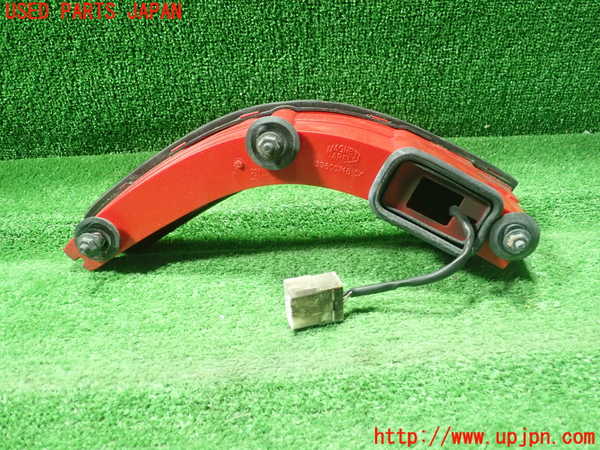 1UPJ-9233901530]マセラティ・3200GT(338)右テールランプ  【左ハンドル】 中古_2