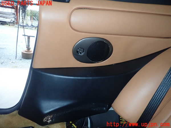 1UPJ-9233907675]マセラティ・3200GT(338)右リアピラートリム  【左ハンドル】 中古_2