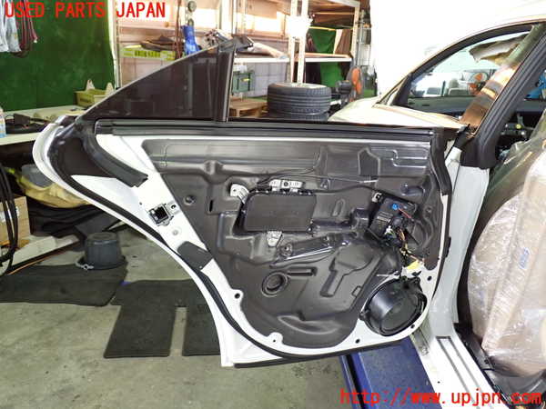 1UPJ-9233931320]ベンツ CLS350 C219(219356C)左後ドア 中古 SAINT-GOBAIN SEKURIT M25100 43R-001026_4