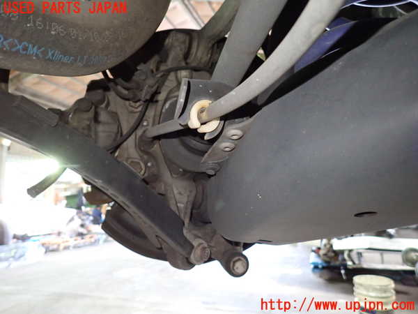1UPJ-9233934300]ベンツ CLS350 C219(219356C)右リアナックルハブ 中古_2