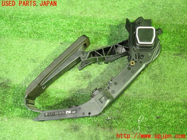 1UPJ-9233936381]ベンツ CLS350 C219(219356C)センサー1（アクセルペダル） 中古_2