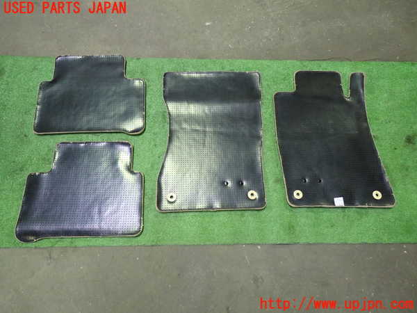 1UPJ-9233937800]ベンツ CLS350 C219(219356C)フロアマット 中古_4