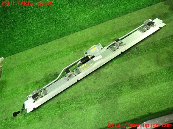 1UPJ-9233937790]ベンツ CLS350 C219(219356C)リアサンシェード 中古_4