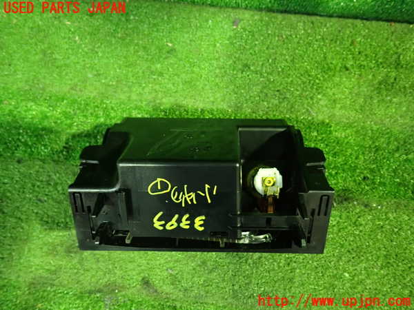 1UPJ-9233937841]ベンツ CLS350 C219(219356C)小物入れ1 中古_3