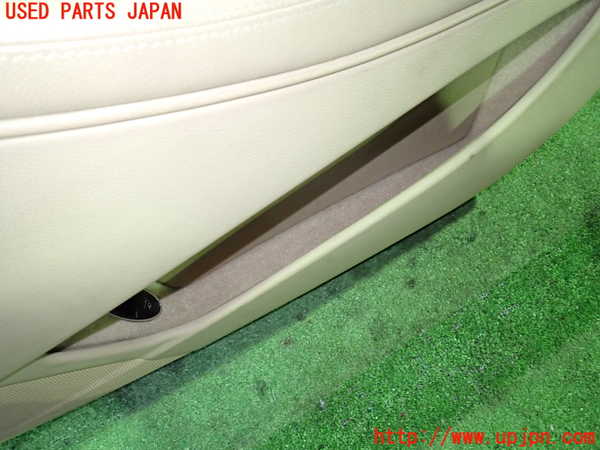 1UPJ-9233931234]ベンツ CLS350 C219(219356C)右前ドア内張り 中古_3