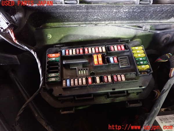1UPJ-9233946741]BMW アクティブハイブリッド3(AH3) F30(3F30)ヒューズボックス1 中古_2