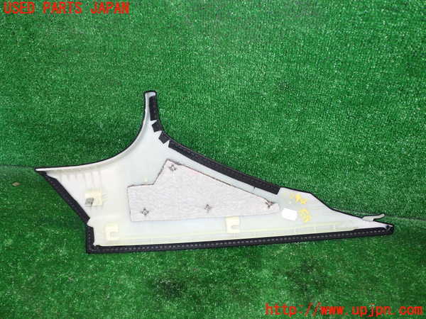 1UPJ-9233947675]BMW アクティブハイブリッド3(AH3) F30(3F30)右リアピラートリム 中古_2