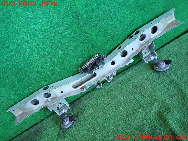 2UPJ-9233951040]プリウス(ZVW30)アッパーコアサポート 中古_2