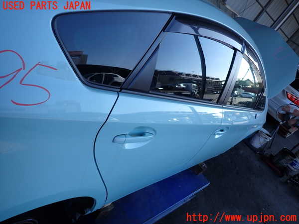 2UPJ-9233951290]プリウス(ZVW30)右後ドア 中古 AGC M2F3_2