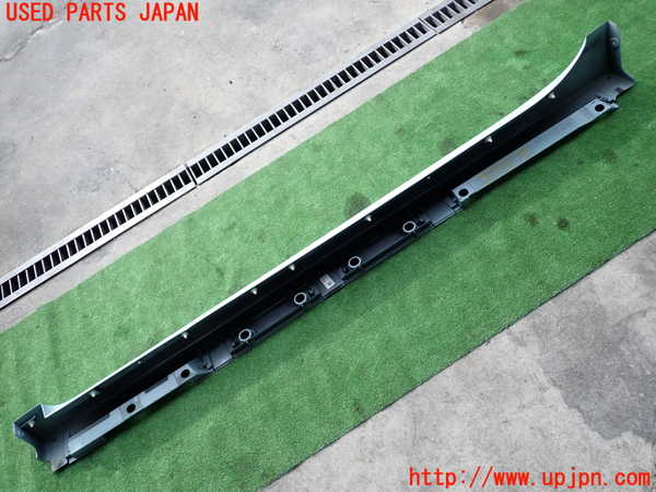 2UPJ-9233951390]プリウス(ZVW30)右サイドステップ 中古_4
