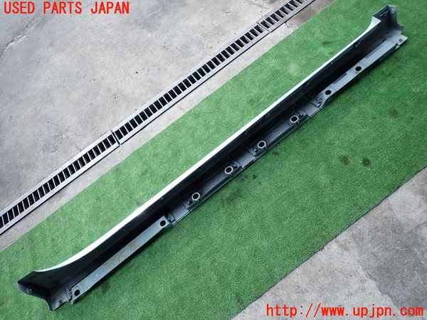 2UPJ-9233951392]プリウス(ZVW30)左サイドステップ 中古_4