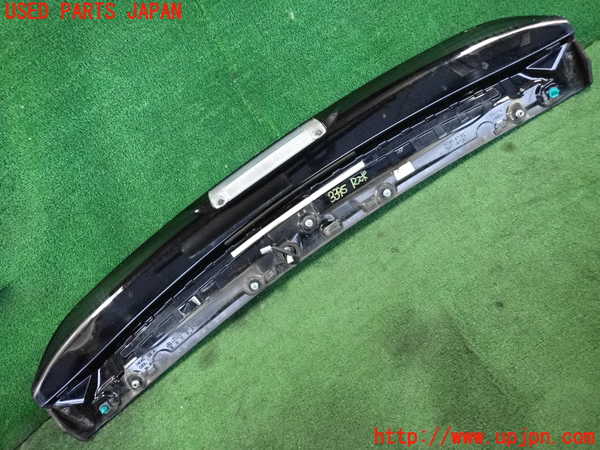 2UPJ-9233951520]プリウス(ZVW30)リアスポイラー 中古_2