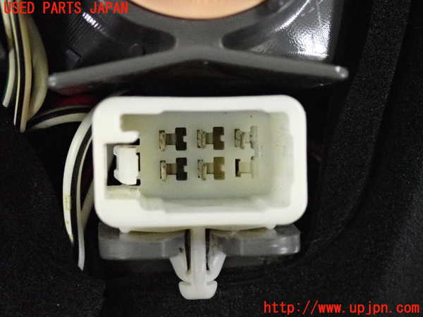 2UPJ-9233951536]プリウス(ZVW30)左テールランプ 中古_4